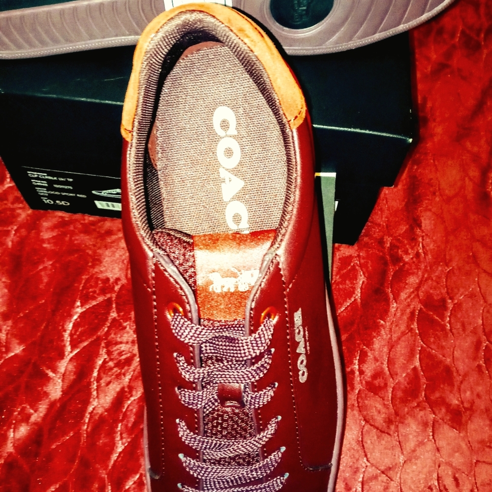 Coach Mens Size 10.5 Maroon Low Tops